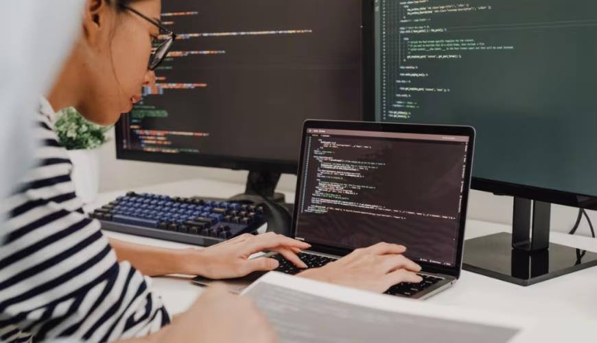 九江小程序定制开发构建实时互动新生态：WebRTC+即时通讯双引擎驱动